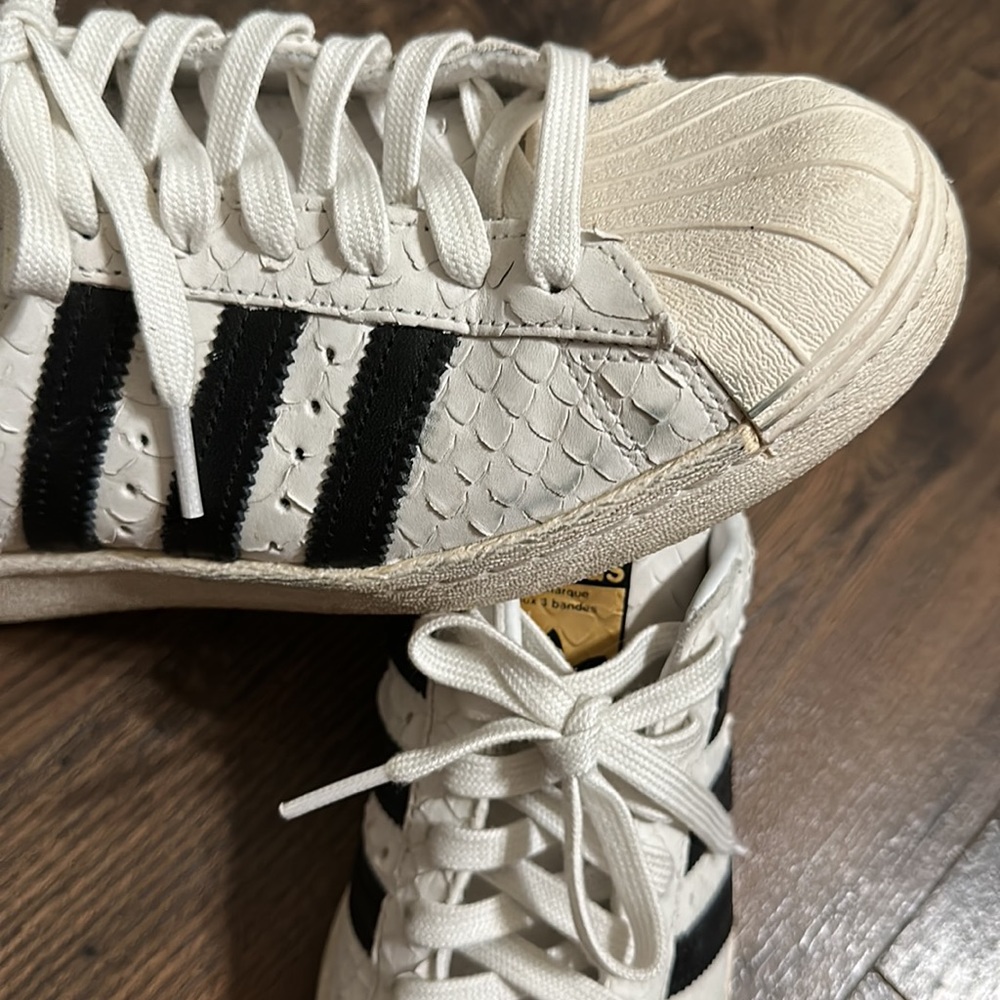 Adidas Superstar '80s Classic Snake-Cut Sneaker, White/Black size 8 - Picture 3 of 8